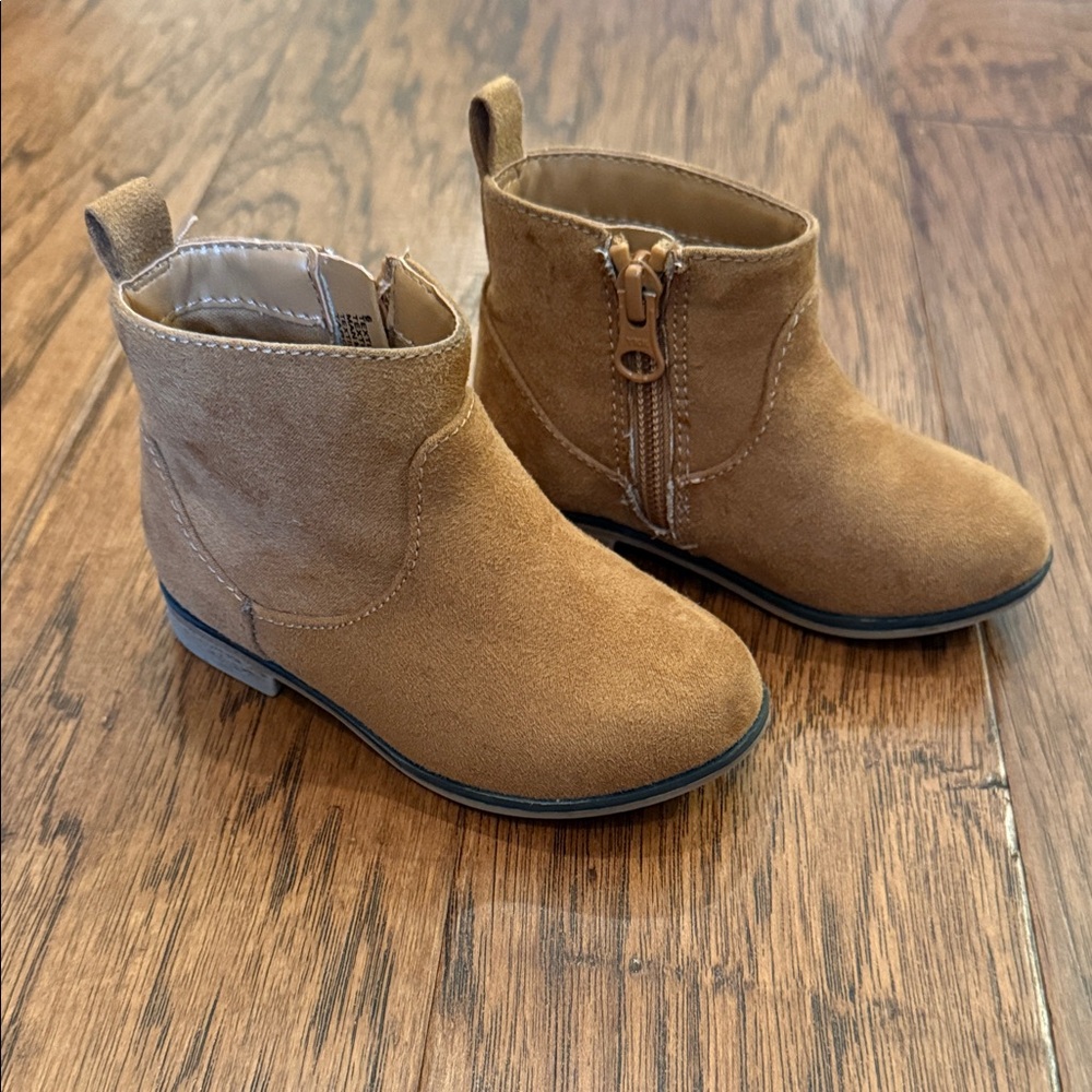 Cat and Jack Kids Booties